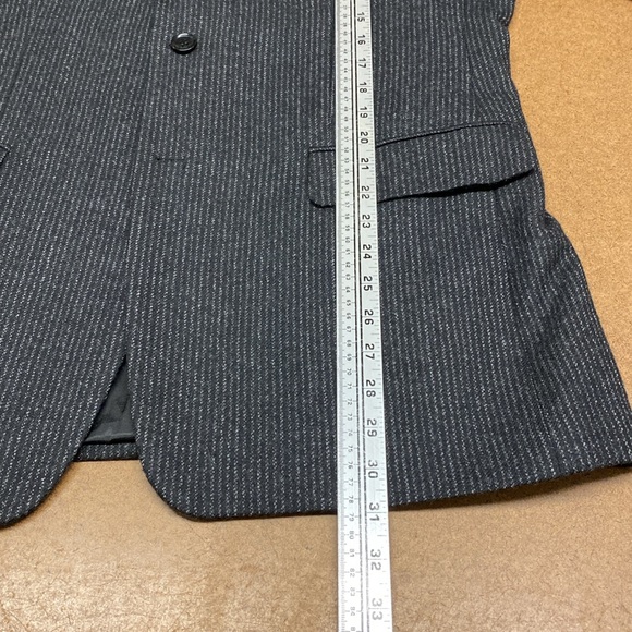 WOW! Vintage ‘80’s men’s Italian pinstripe blazer - Picture 6 of 10